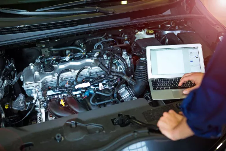 Garage pour recherche d'une panne électrique sur voiture avec gardiennage, Apt, Garage Marthy Auto